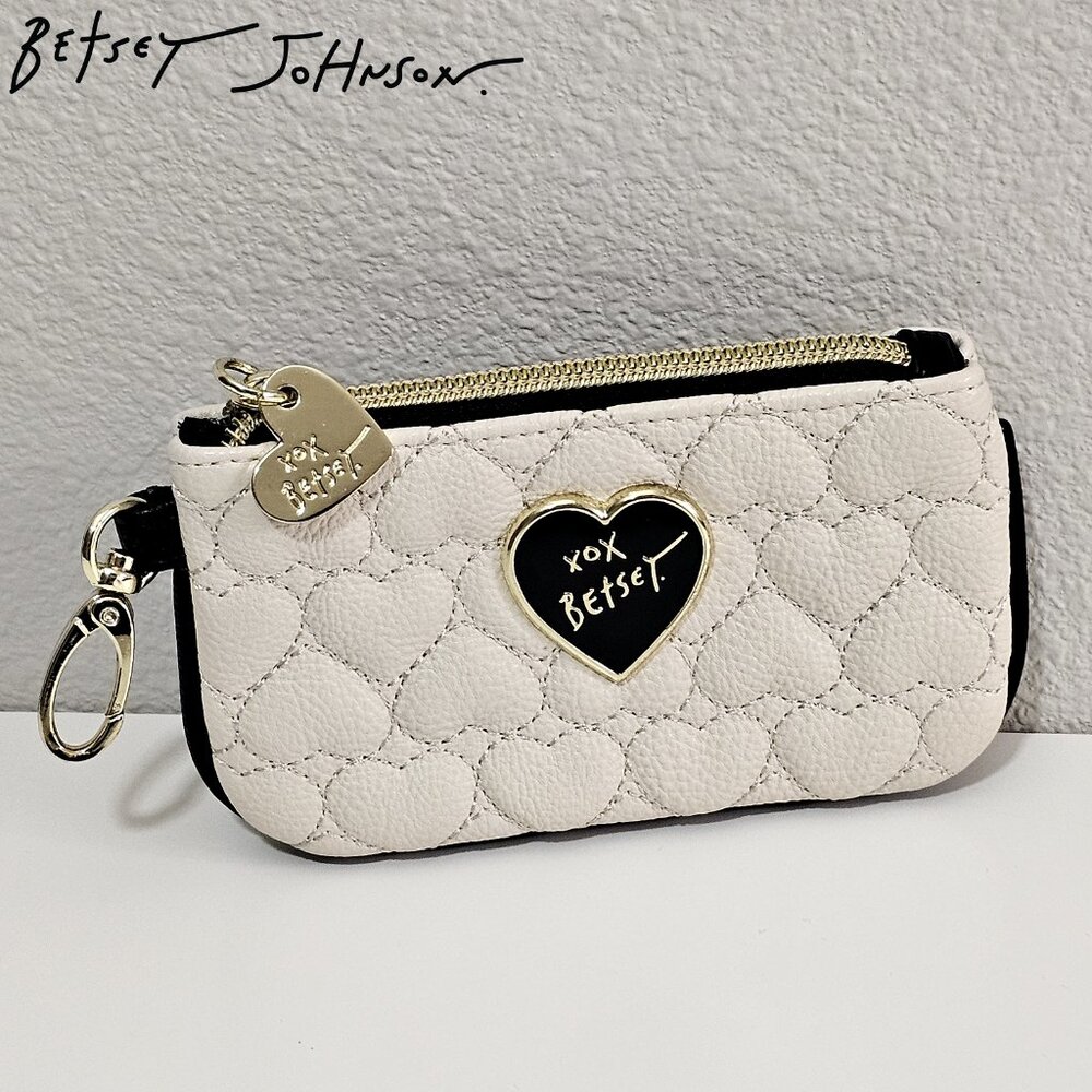 BETSEY JOHNSON zip coin hearts purse ID beige tan black gold wristlet wallet